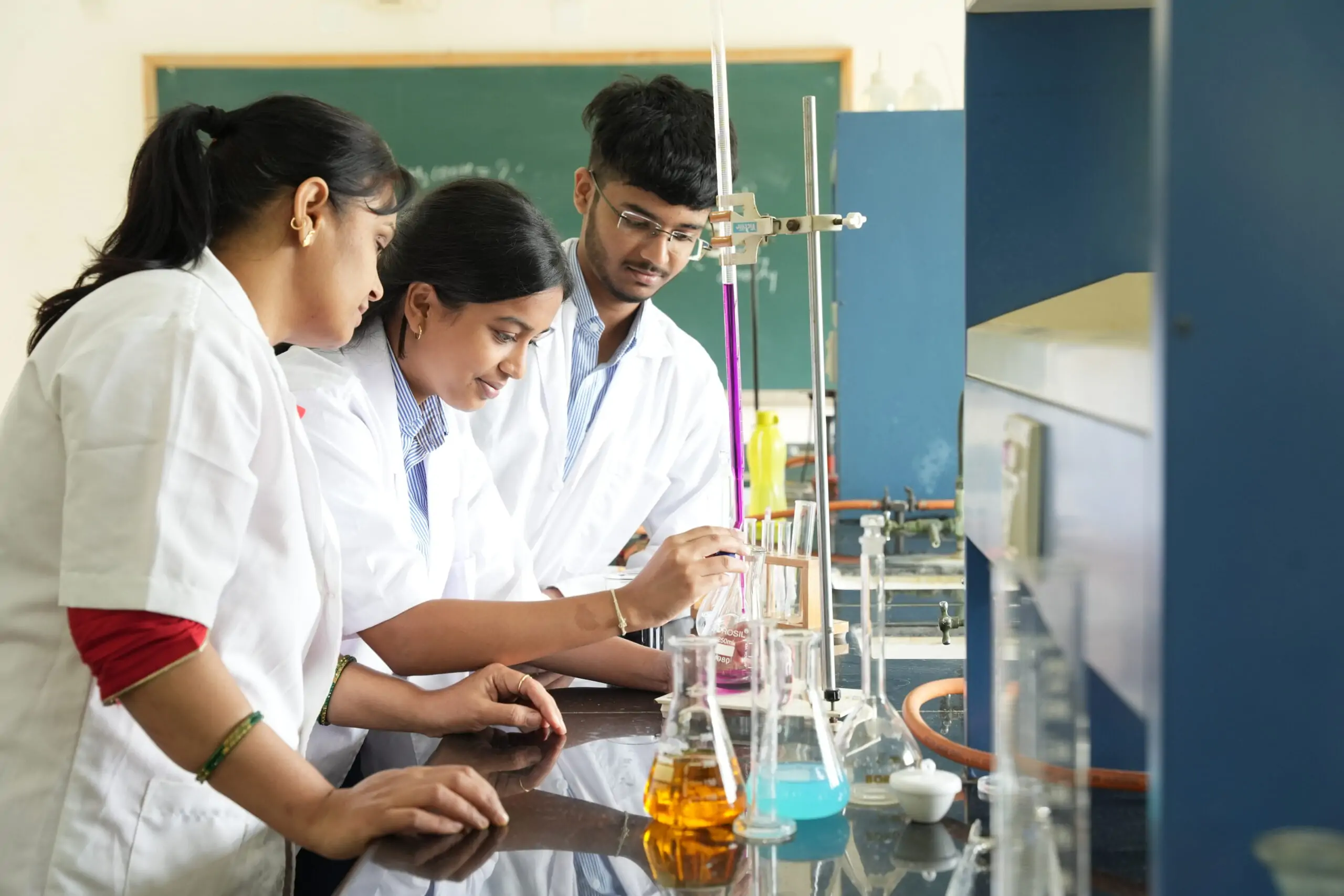 Transitioning Between Academic Stages – A DIS Guide for Parents